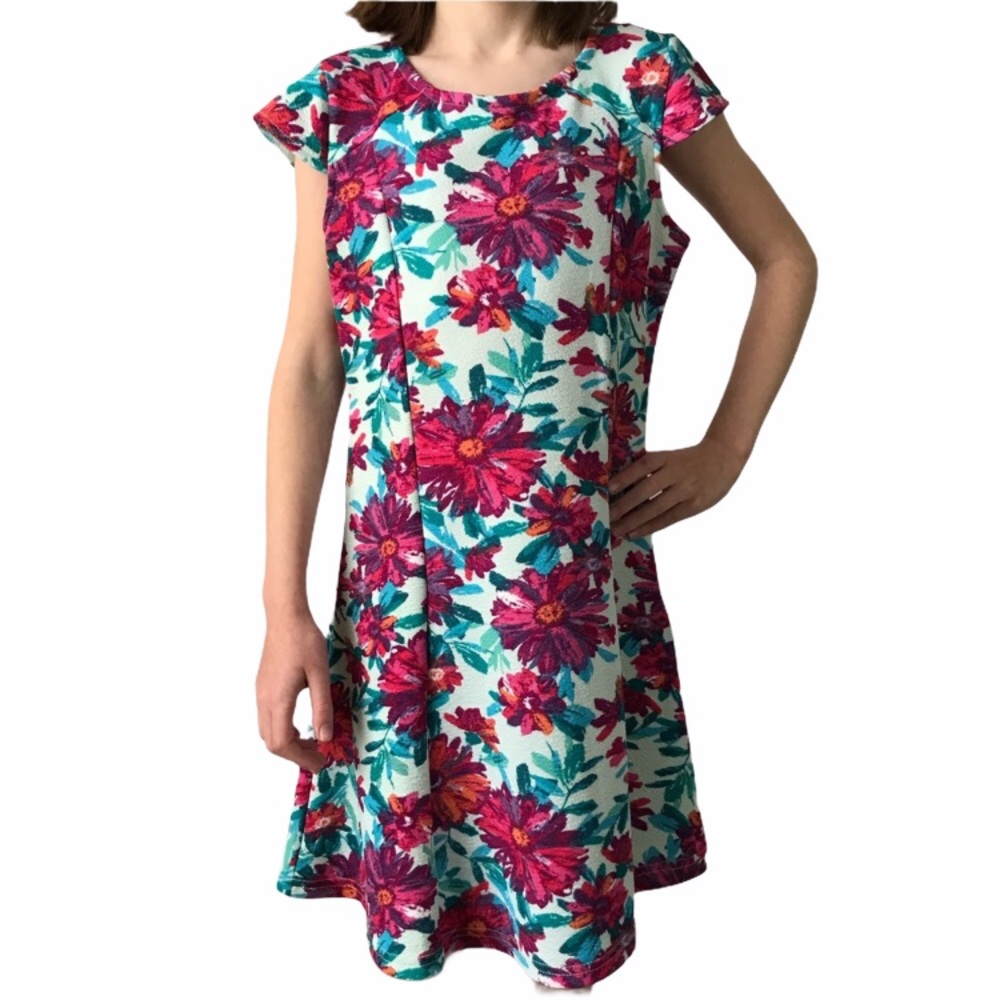 1st KISS Girls Dress Size 7 A-Line Short Cap Sleeve Floral Green Pink Floral